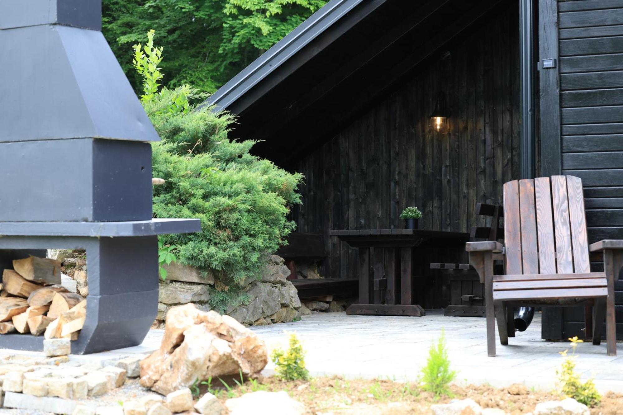 Woodenhouse With Two Apartments Otocac Exterior photo