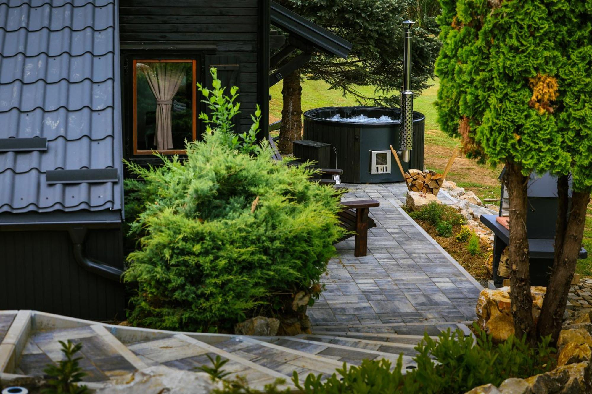 Woodenhouse With Two Apartments Otocac Exterior photo
