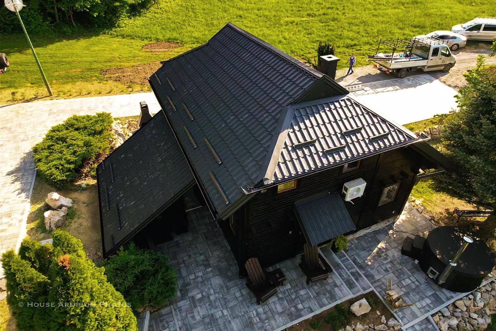 Woodenhouse With Two Apartments Otocac Exterior photo